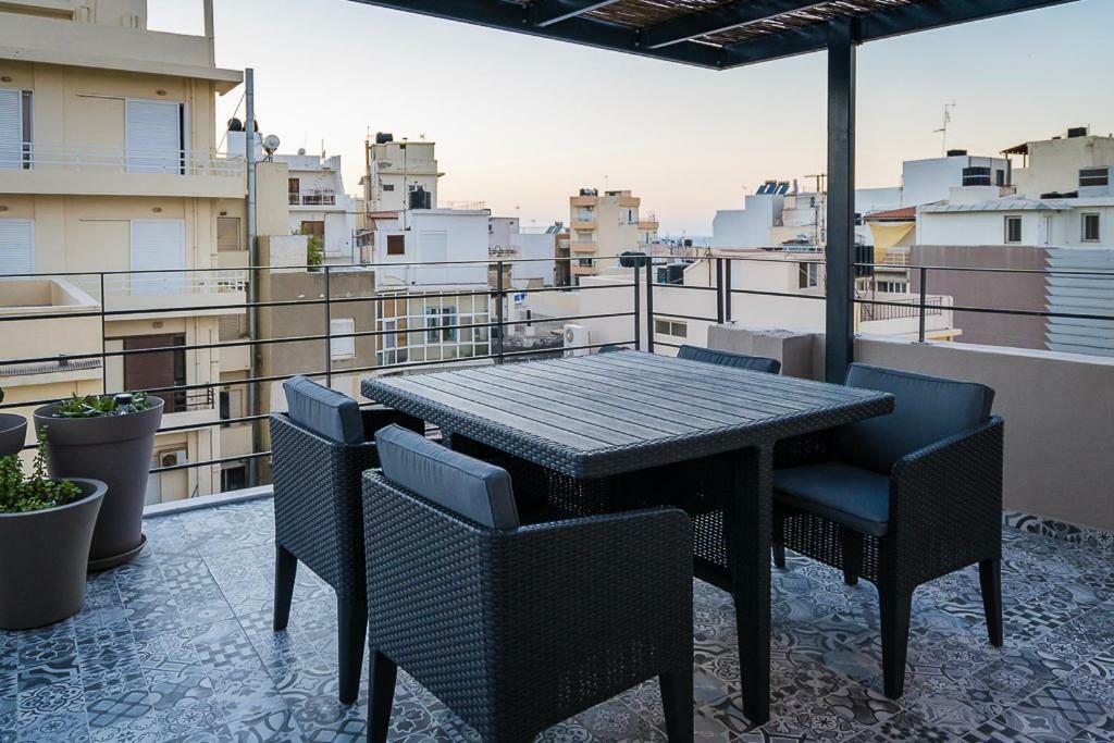 Yasemi Superb Two Floor Apartment イラクリオン エクステリア 写真